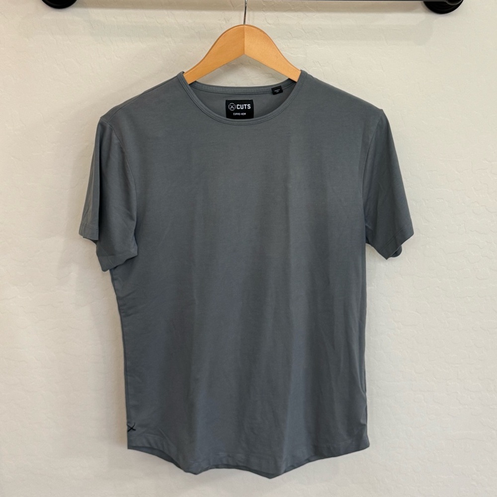 Cuts Clothing Curve-Hem Charcoal Short Sleeve Tee Unisex, Like New